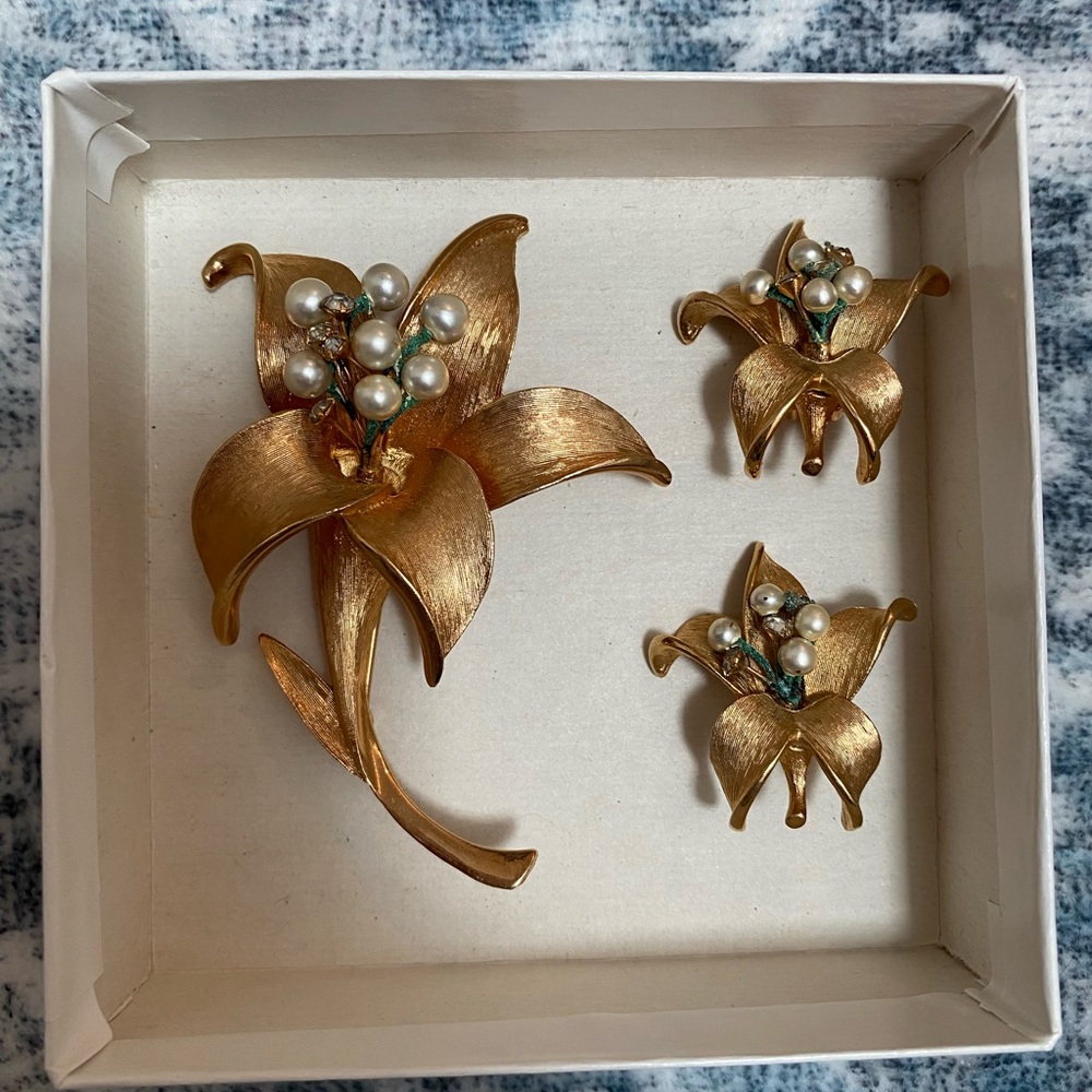 Elegant Rare MCM Vintage Lily Brooch and Clip-On Earring Set by B.A. Ballou & Co